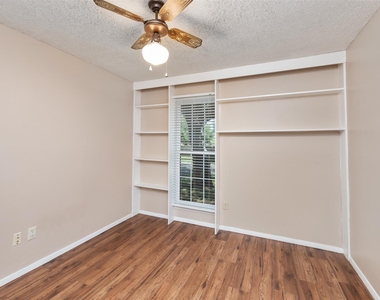 416 Lincoln Drive - Photo Thumbnail 17