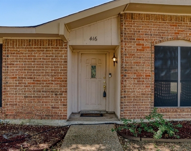 416 Lincoln Drive - Photo Thumbnail 1