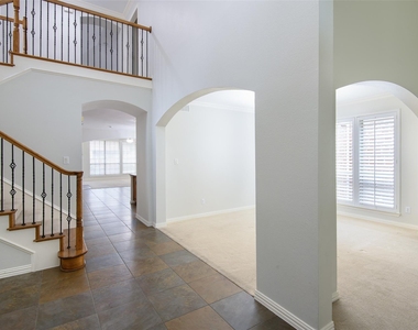 926 Sloan Drive - Photo Thumbnail 9