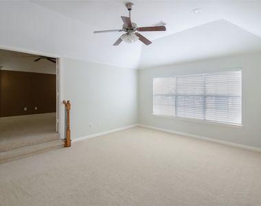 926 Sloan Drive - Photo Thumbnail 21