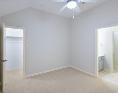 926 Sloan Drive - Photo Thumbnail 30