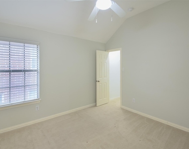 926 Sloan Drive - Photo Thumbnail 29