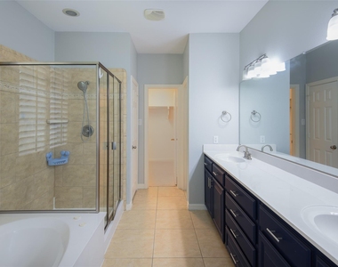 926 Sloan Drive - Photo Thumbnail 14