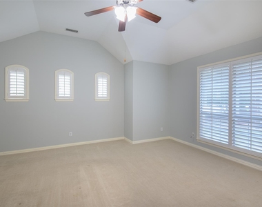 926 Sloan Drive - Photo Thumbnail 12