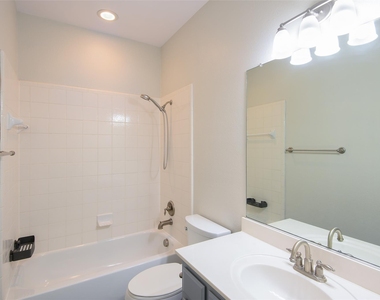 926 Sloan Drive - Photo Thumbnail 18