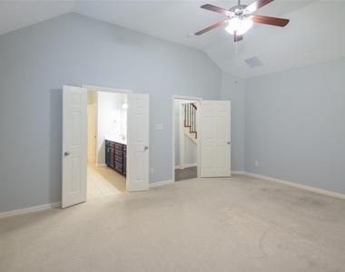 926 Sloan Drive - Photo Thumbnail 13