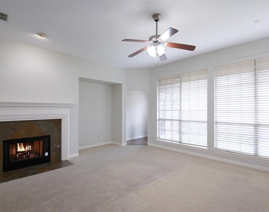 926 Sloan Drive - Photo Thumbnail 8