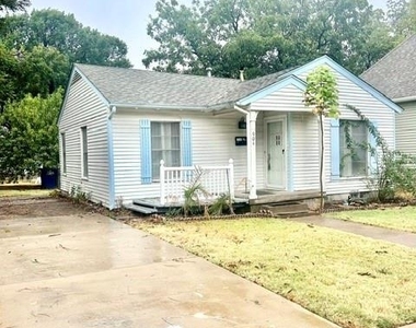 904 W Ave E - Photo Thumbnail 1
