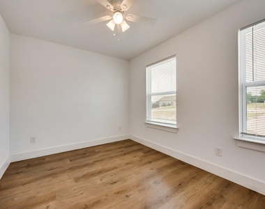 108 James Court - Photo Thumbnail 12