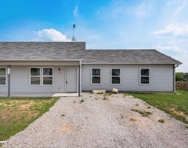 108 James Court - Photo Thumbnail 4