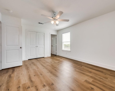 108 James Court - Photo Thumbnail 16