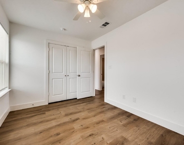 108 James Court - Photo Thumbnail 13