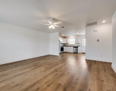 108 James Court - Photo Thumbnail 7