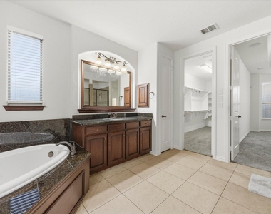 201 Chatfield Drive - Photo Thumbnail 17