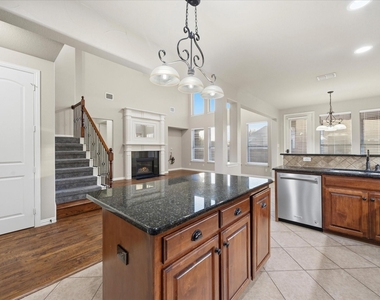201 Chatfield Drive - Photo Thumbnail 10