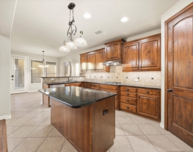 201 Chatfield Drive - Photo Thumbnail 9