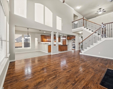 201 Chatfield Drive - Photo Thumbnail 12