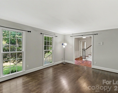 5812 Camelot Road - Photo Thumbnail 6