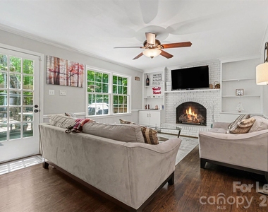 5812 Camelot Road - Photo Thumbnail 17