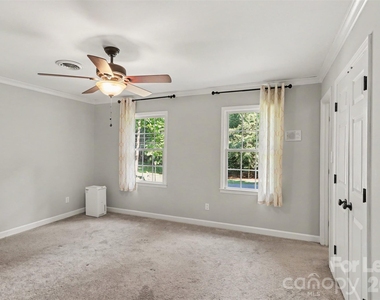 5812 Camelot Road - Photo Thumbnail 21