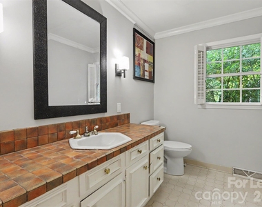 5812 Camelot Road - Photo Thumbnail 20