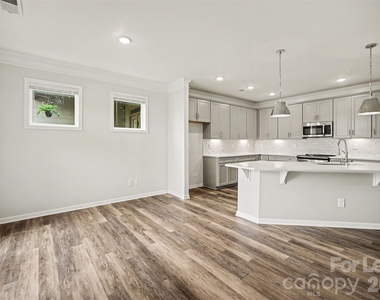113 Stowe Road - Photo Thumbnail 11