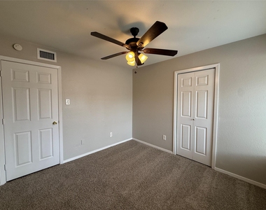 1464 Larchmont Drive - Photo Thumbnail 11