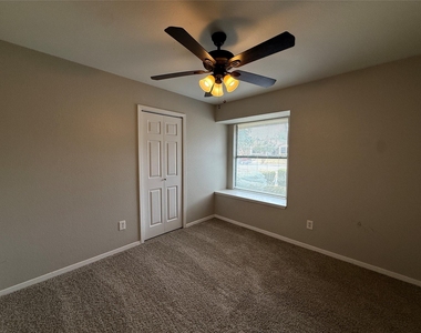 1464 Larchmont Drive - Photo Thumbnail 10