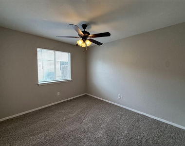 1464 Larchmont Drive - Photo Thumbnail 13