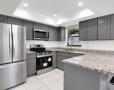 3768 Mil Lake Court - Photo Thumbnail 5