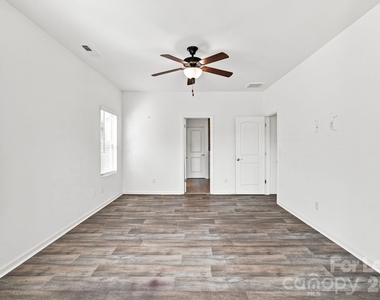 219 Canada Drive - Photo Thumbnail 9