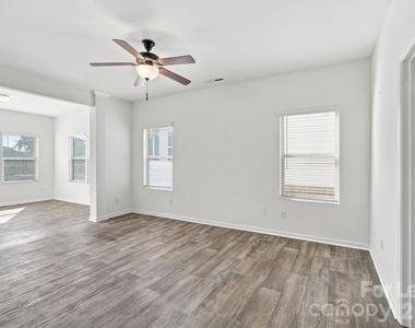 219 Canada Drive - Photo Thumbnail 11