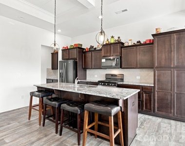 219 Canada Drive - Photo Thumbnail 6