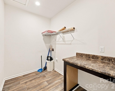 219 Canada Drive - Photo Thumbnail 24