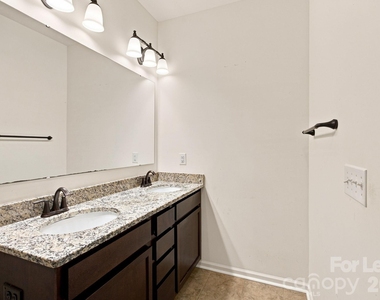 219 Canada Drive - Photo Thumbnail 15