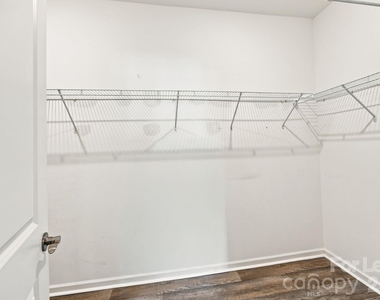 219 Canada Drive - Photo Thumbnail 12