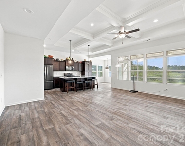 219 Canada Drive - Photo Thumbnail 16
