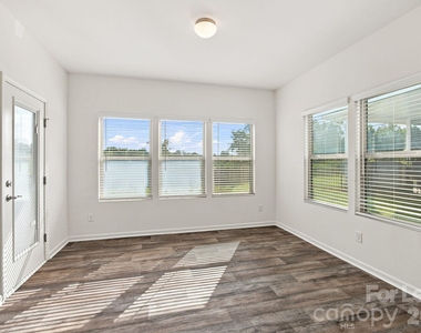 219 Canada Drive - Photo Thumbnail 10