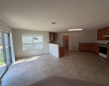 2329 Ash Grove Trail - Photo Thumbnail 6