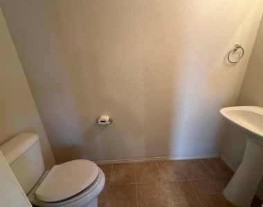 2329 Ash Grove Trail - Photo Thumbnail 9