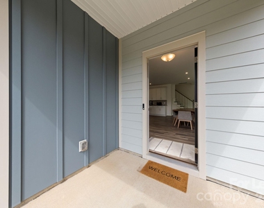2950 Clyde Drive - Photo Thumbnail 4