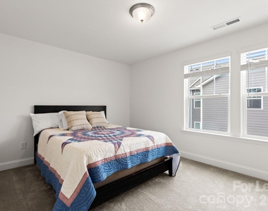 2950 Clyde Drive - Photo Thumbnail 25