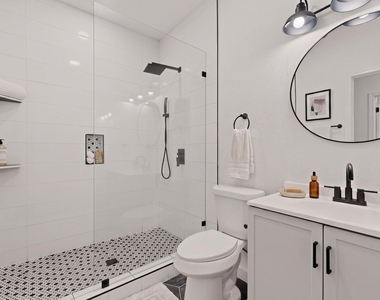 1100 S Brighton Avenue - Photo Thumbnail 8