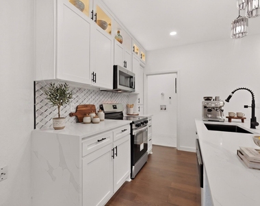 1100 S Brighton Avenue - Photo Thumbnail 6