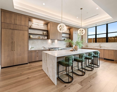 111 Beldonia Court - Photo Thumbnail 3