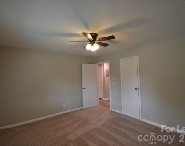 102 Sunset Drive - Photo Thumbnail 12