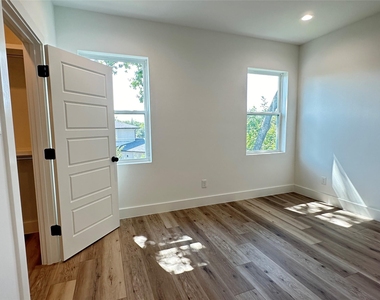 3908 Rochelle Drive - Photo Thumbnail 32