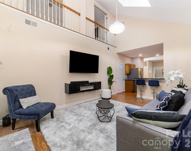 6401 Morningsong Lane - Photo Thumbnail 11
