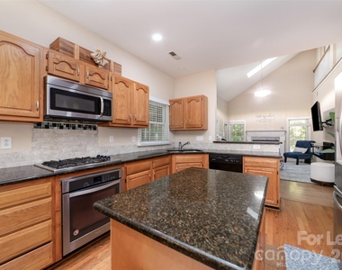6401 Morningsong Lane - Photo Thumbnail 18