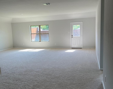 2225 Pacific Avenue - Photo Thumbnail 7